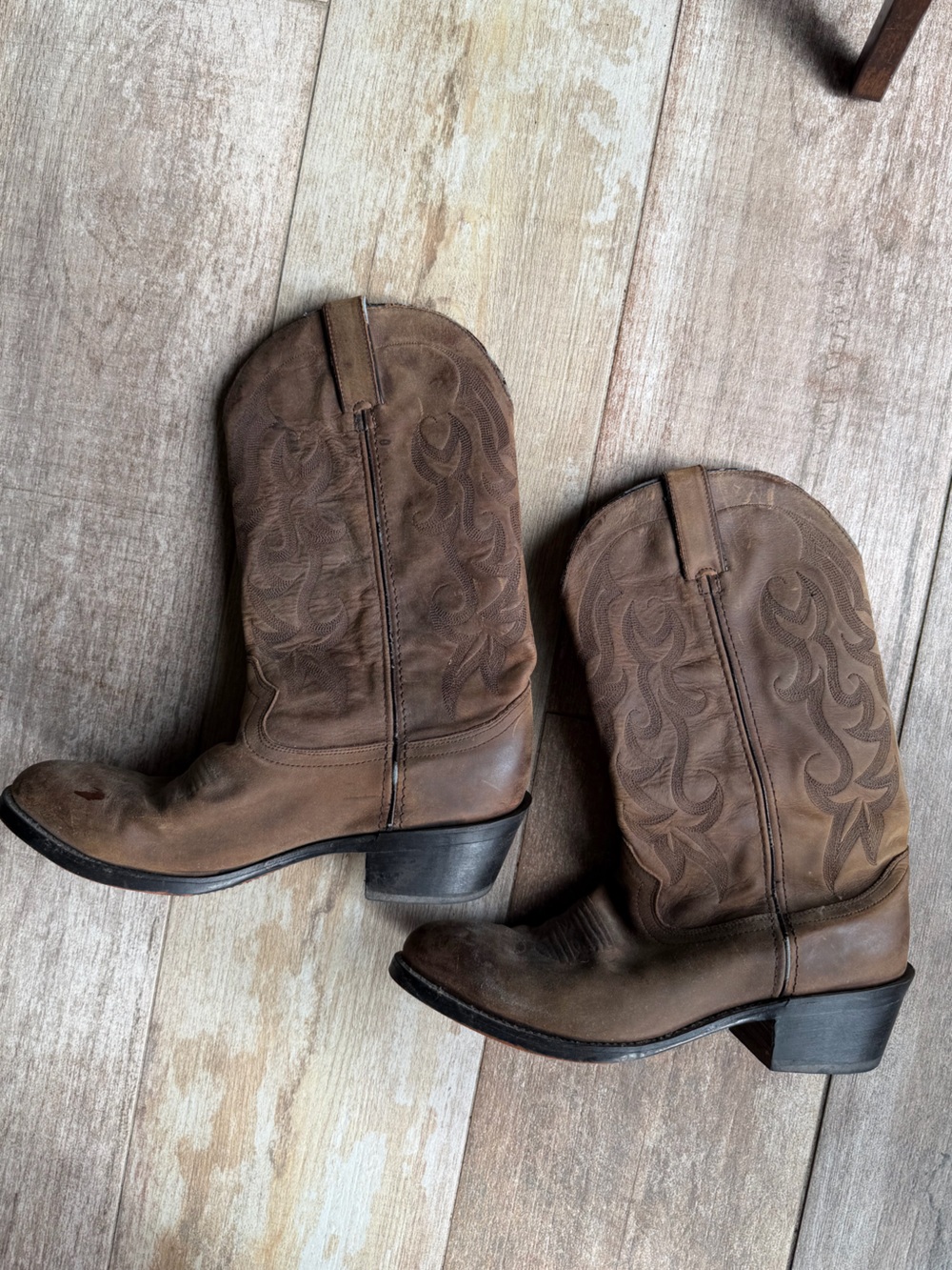 Durango Brown Embroidered Western Cowboy Boots